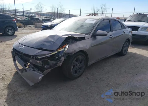 2022 Hyundai Elantra Sel z USA, uszkodzony, nr VIN KMHLS4AG8NU307003